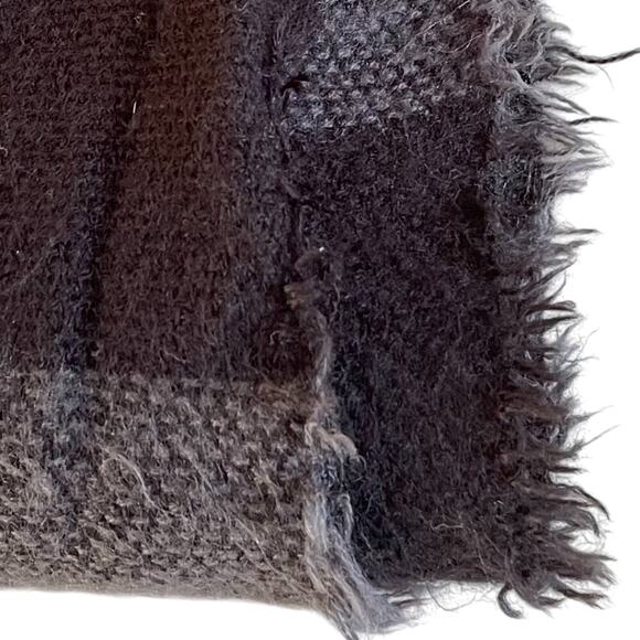 H&M Cozy Buffalo Check Black & Gray Blanket/Throw/Scarf/Wrap Fringe 75 x 35 - Picture 2 of 6